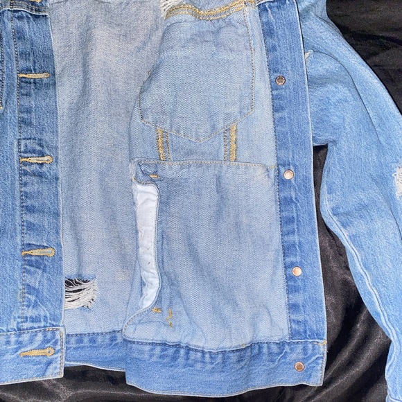 🧚‍♀️3for50$ Distressed denim jacket - Picture 7 of 9